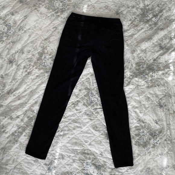 AE Low Rise Super Stretch Black Jeggings Size 6S - Picture 2 of 5
